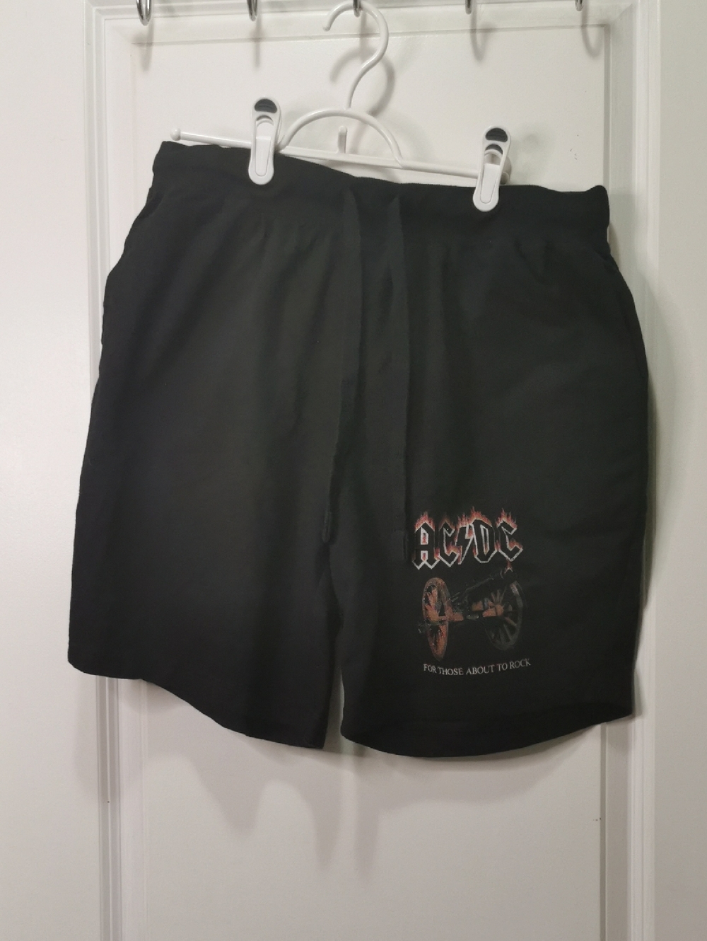 AC/DC Black Men's Band Graphic Athletic Shorts‎